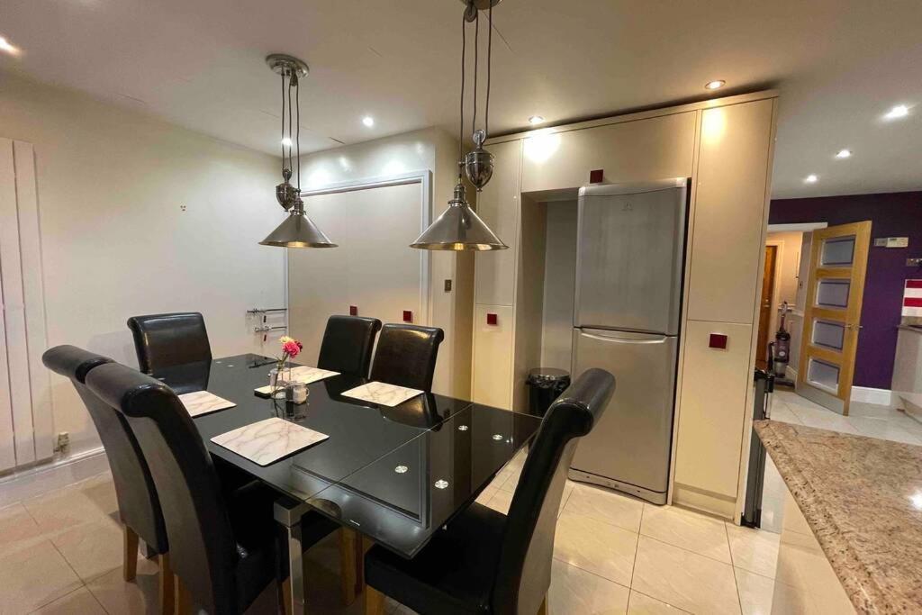 Detached Bungalow II Big Garden II Pet Friendly Villa Hednesford Екстериор снимка