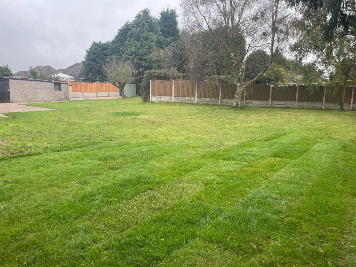 Detached Bungalow II Big Garden II Pet Friendly Villa Hednesford Екстериор снимка