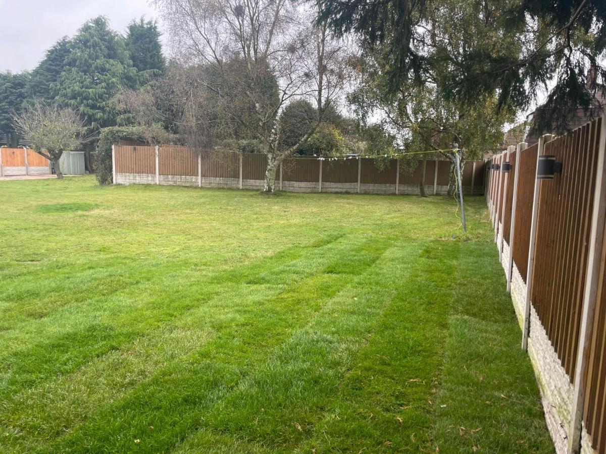Detached Bungalow II Big Garden II Pet Friendly Villa Hednesford Екстериор снимка