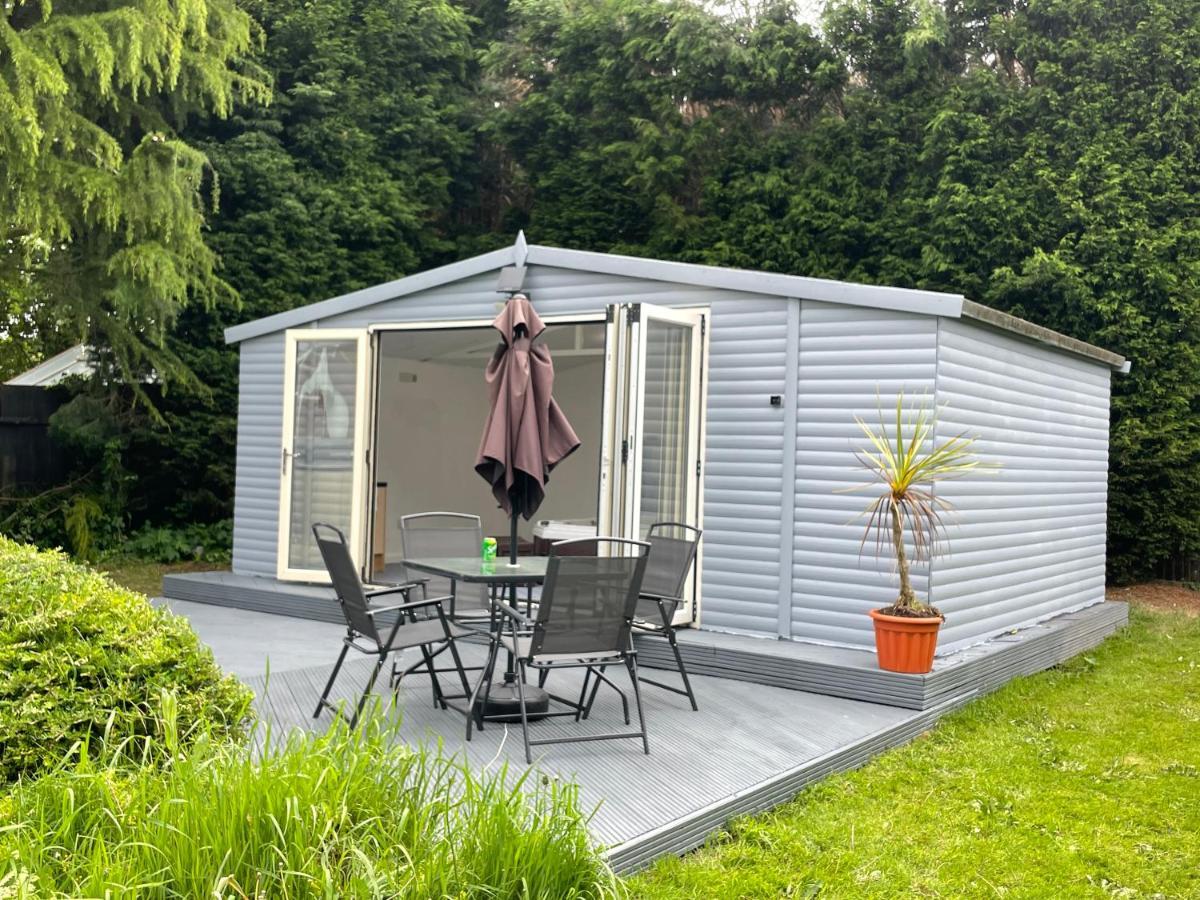 Detached Bungalow II Big Garden II Pet Friendly Villa Hednesford Екстериор снимка